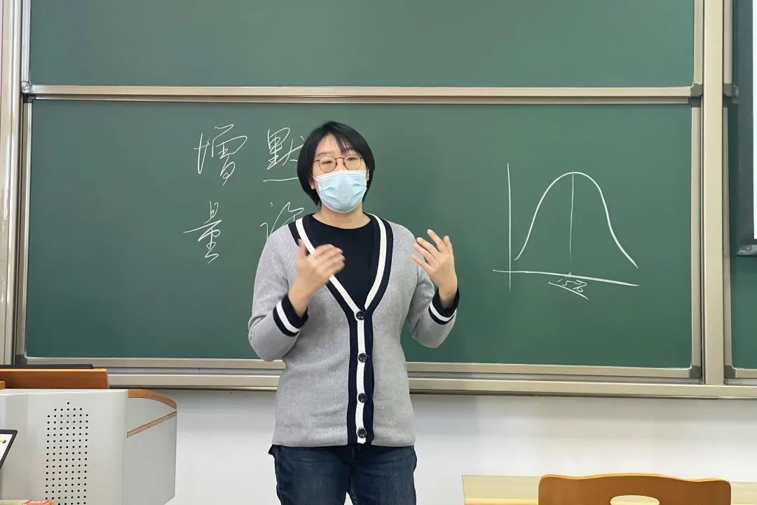 侯岳最新觀點探討與多維度視角下的闡述